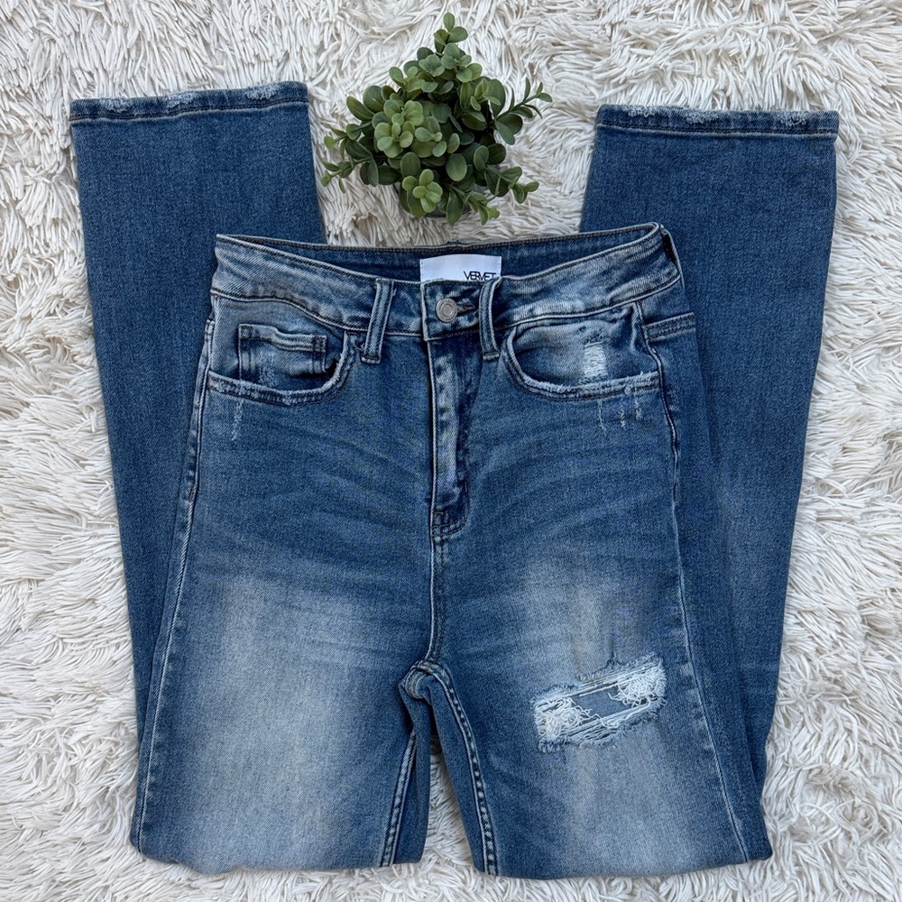 Vervet Straight Leg Distressed Jeans ๐ Dark Wash - Picture 4 of 13